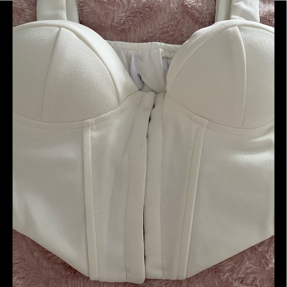 NWOT TORIN TOP WHITE - Picture 6 of 9
